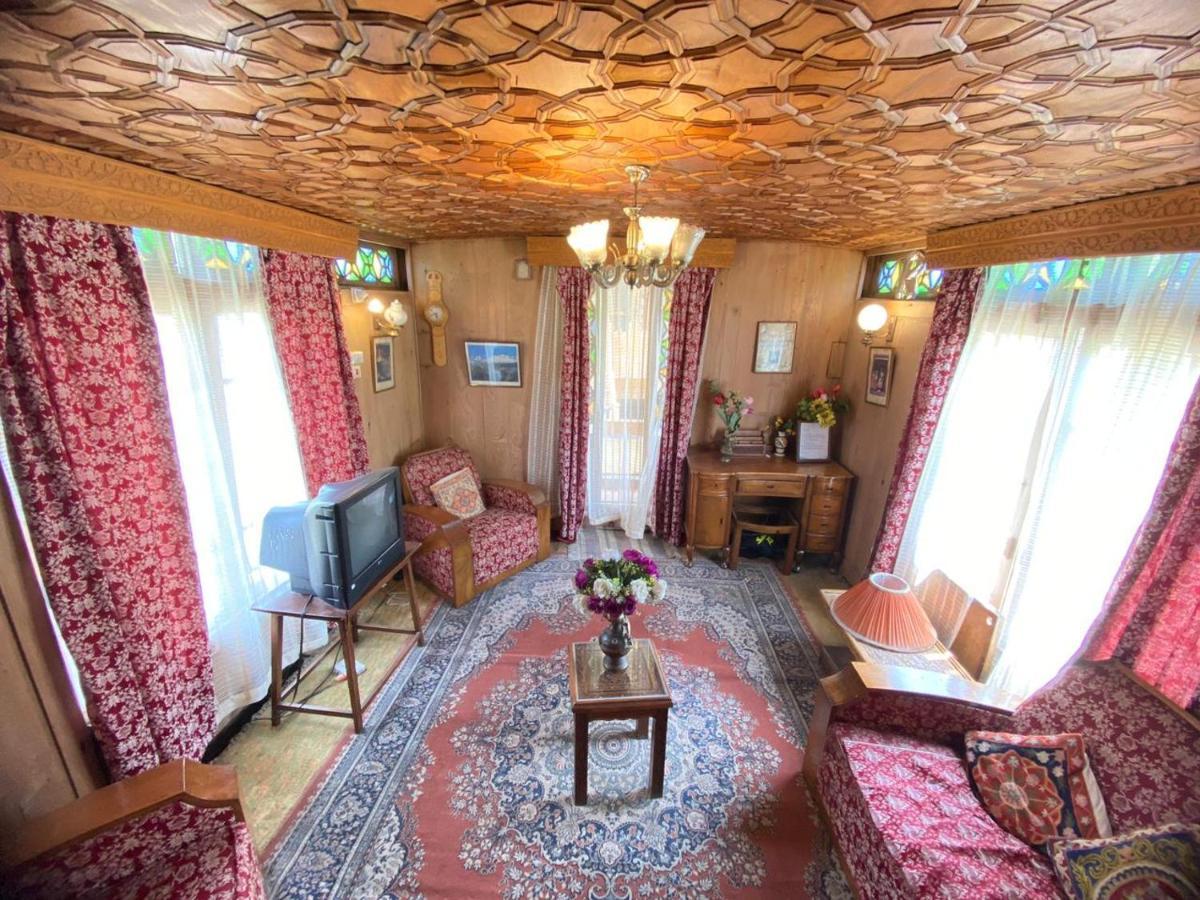 The Flostel Srinagar Exterior foto