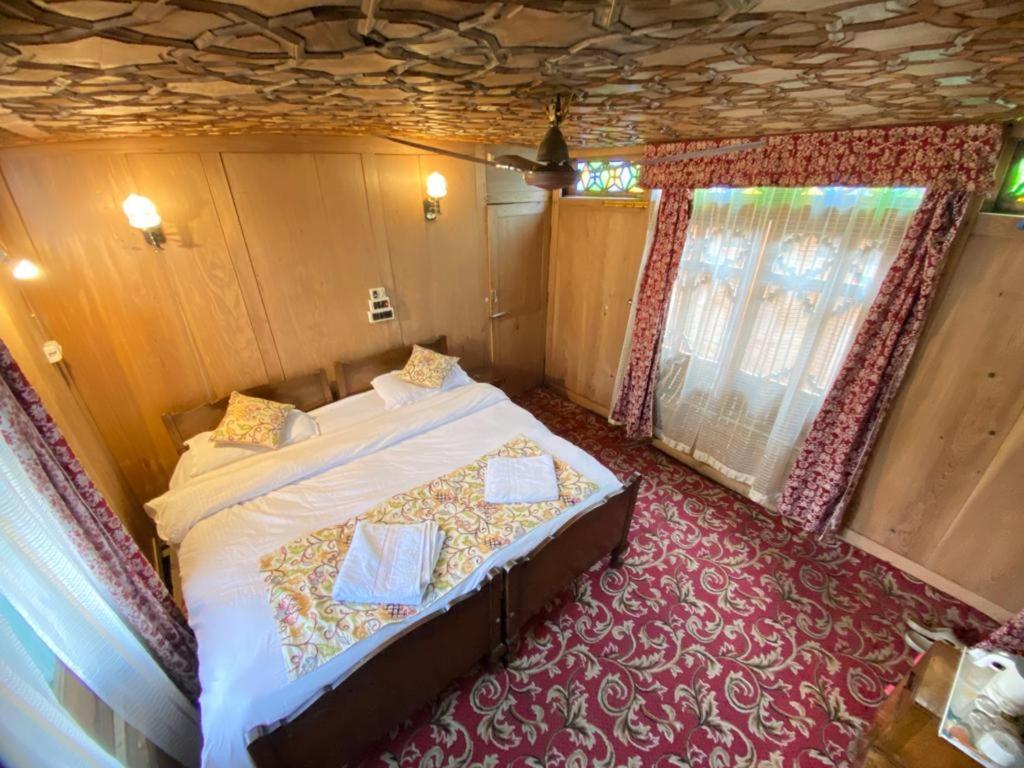 The Flostel Srinagar Exterior foto